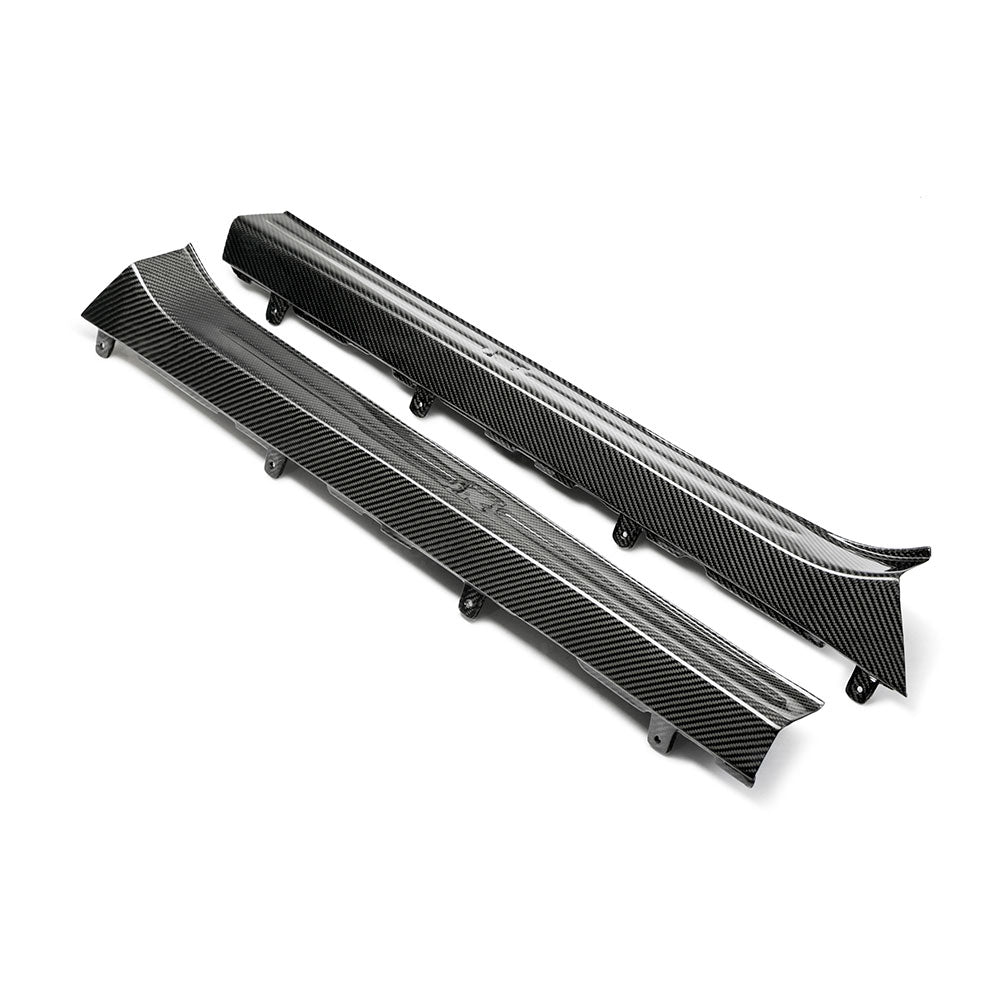 Seibon Carbon DS0910NSGTR Carbon Fiber Door Sills For 2009-2010 Nissan GTR