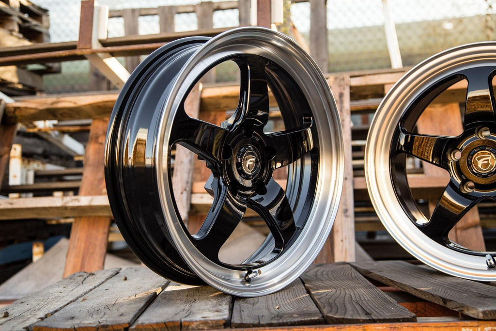 Forgestar D5 Drag Wheel 18x12 D5 Drag 5x120.65 ET25 BS6.5 Gloss BLK / Dia Lip 70.3 F09182062P50 - Lock It Up Performance