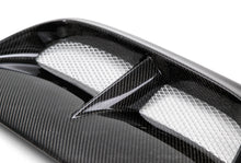 Load image into Gallery viewer, Seibon Carbon HDS0405SBIMP-CW CW-style Carbon Fiber Hood Scoop For 2004-2005 Subaru Impreza/WRX